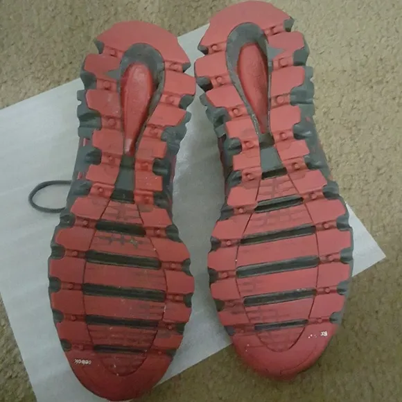 🚨 SUPER SALE Reebok  ZIGTECH SIZE 9