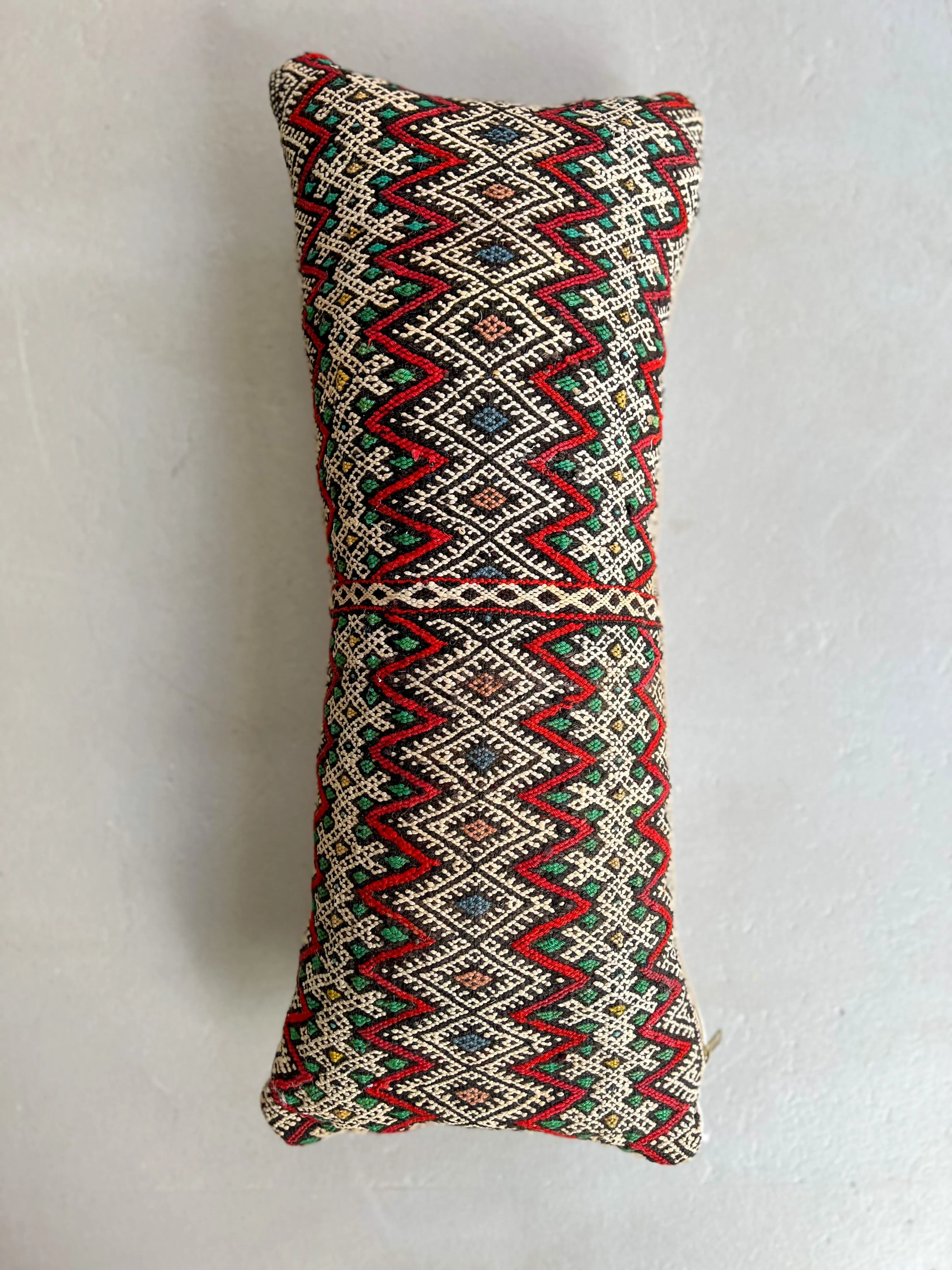 Ain Leuh Lumbar Pillow - Arrow