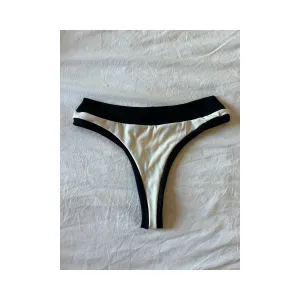 B&W: Bamboo Thong