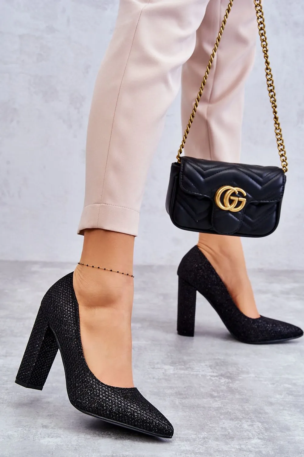Block heel pumps