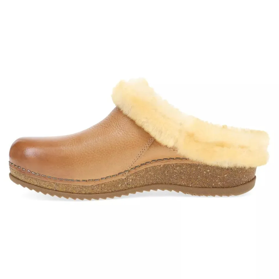 Dansko Women's Magda Tan Waxy Milled 9612641200