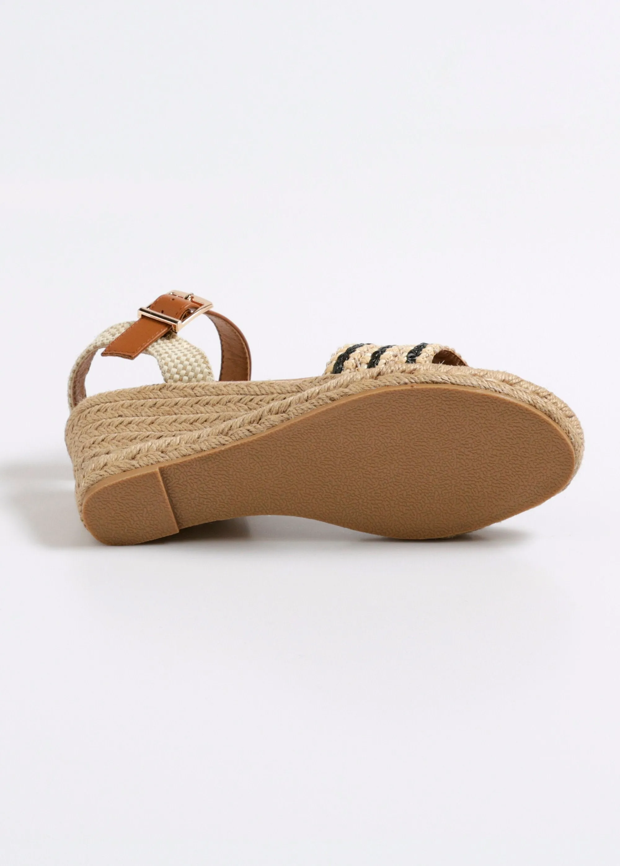 Fancy espadrille with faux leather details