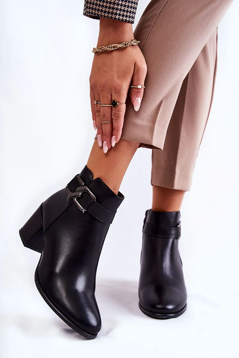 Heel boots