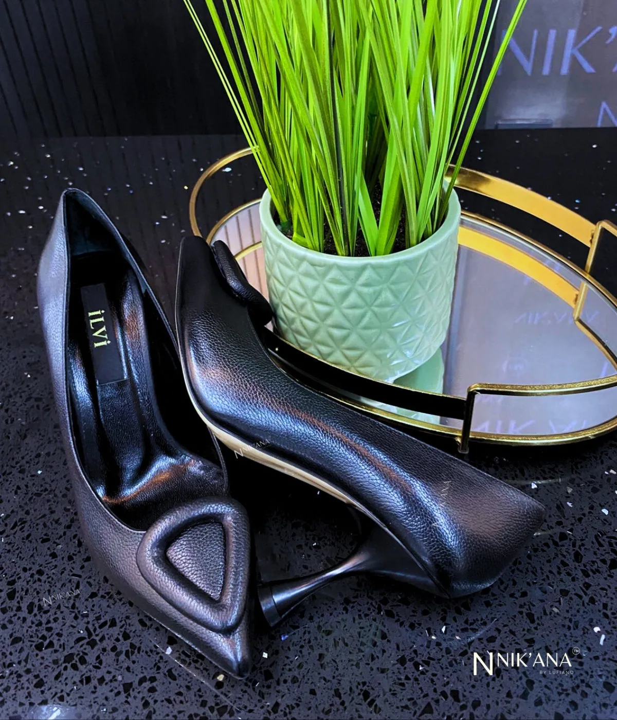 iLVi002-High Heels: Black