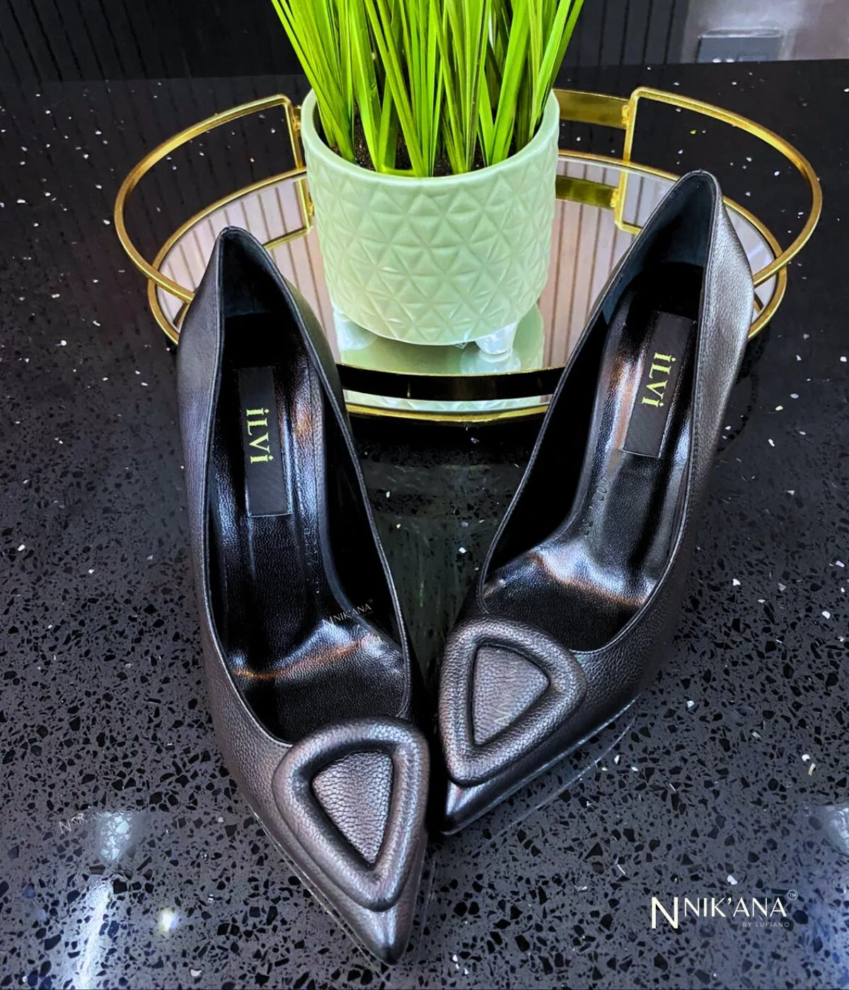 iLVi002-High Heels: Black