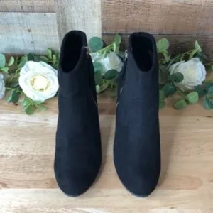 Journee Collection Womens Link Closed Toe Ankle Fashion Boots Black. 8.5M