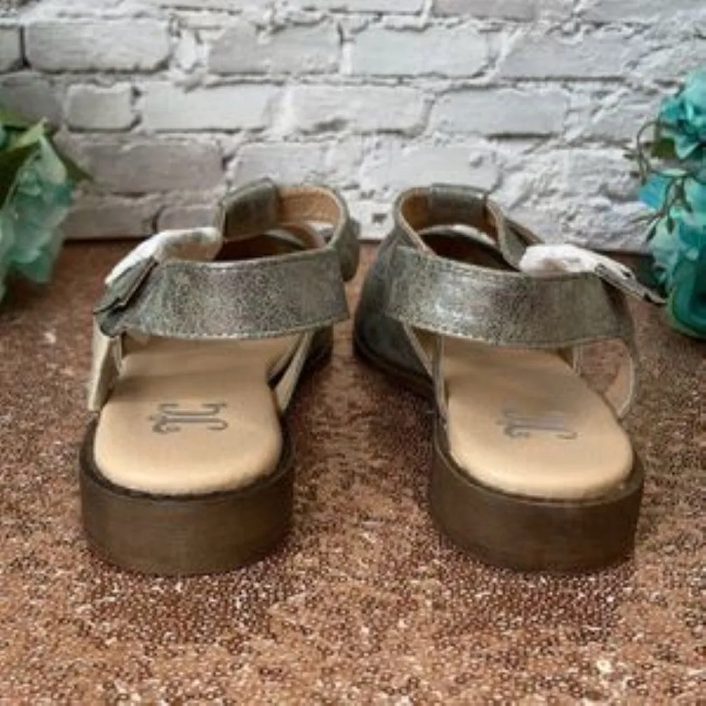 Journee Pewter Faux Leather Bonita Flats 8M