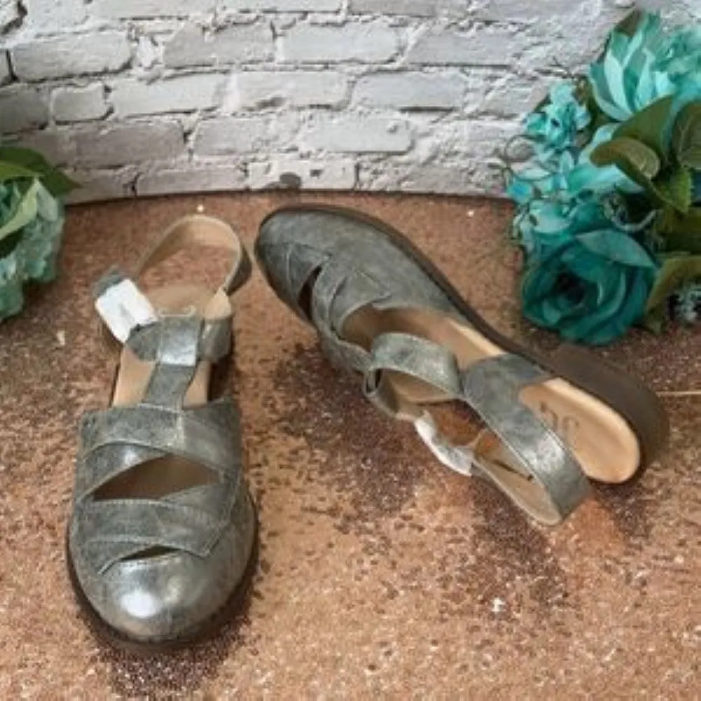 Journee Pewter Faux Leather Bonita Flats 8M