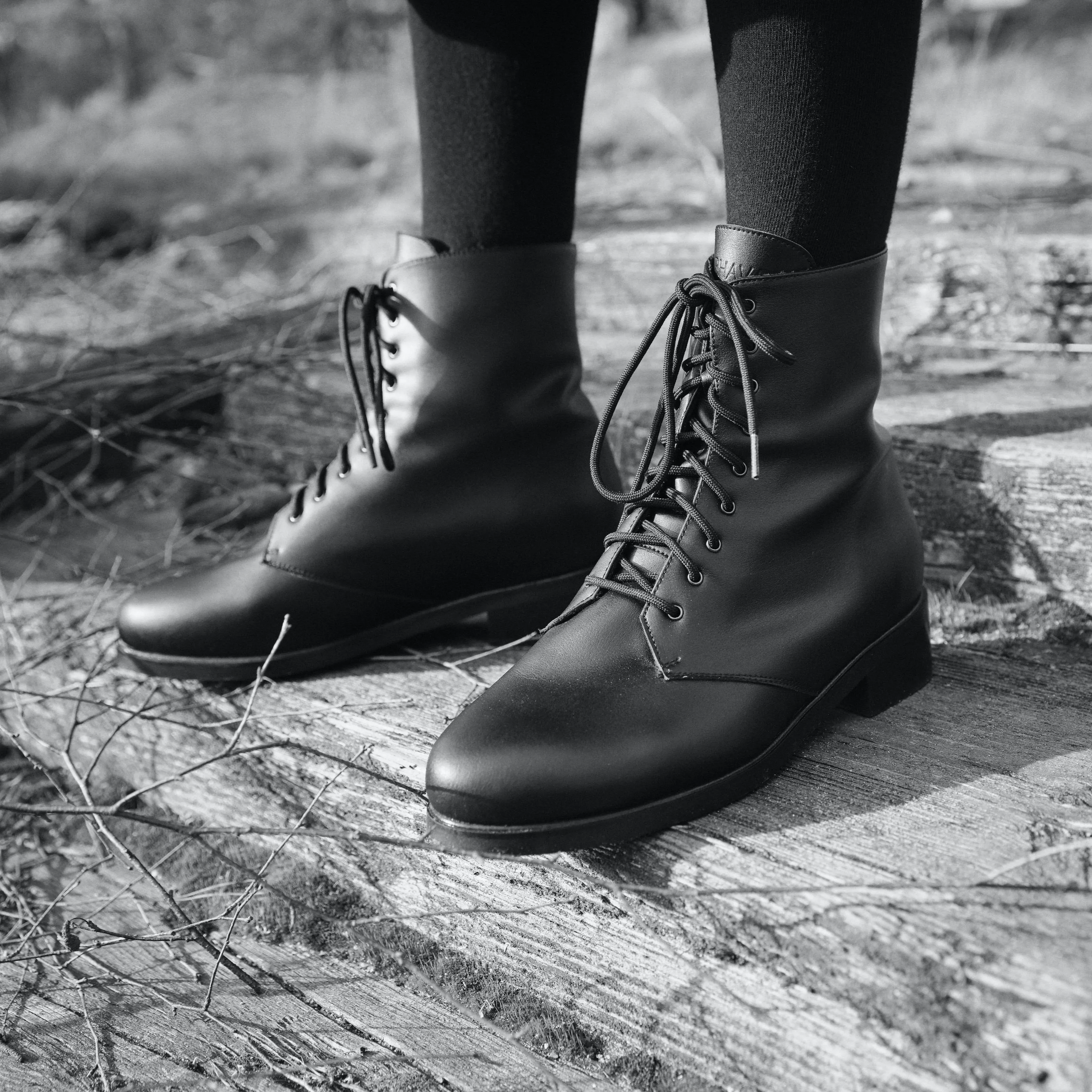 LAST CHANCE! CHARLIE LACE UP COMBAT BOOT