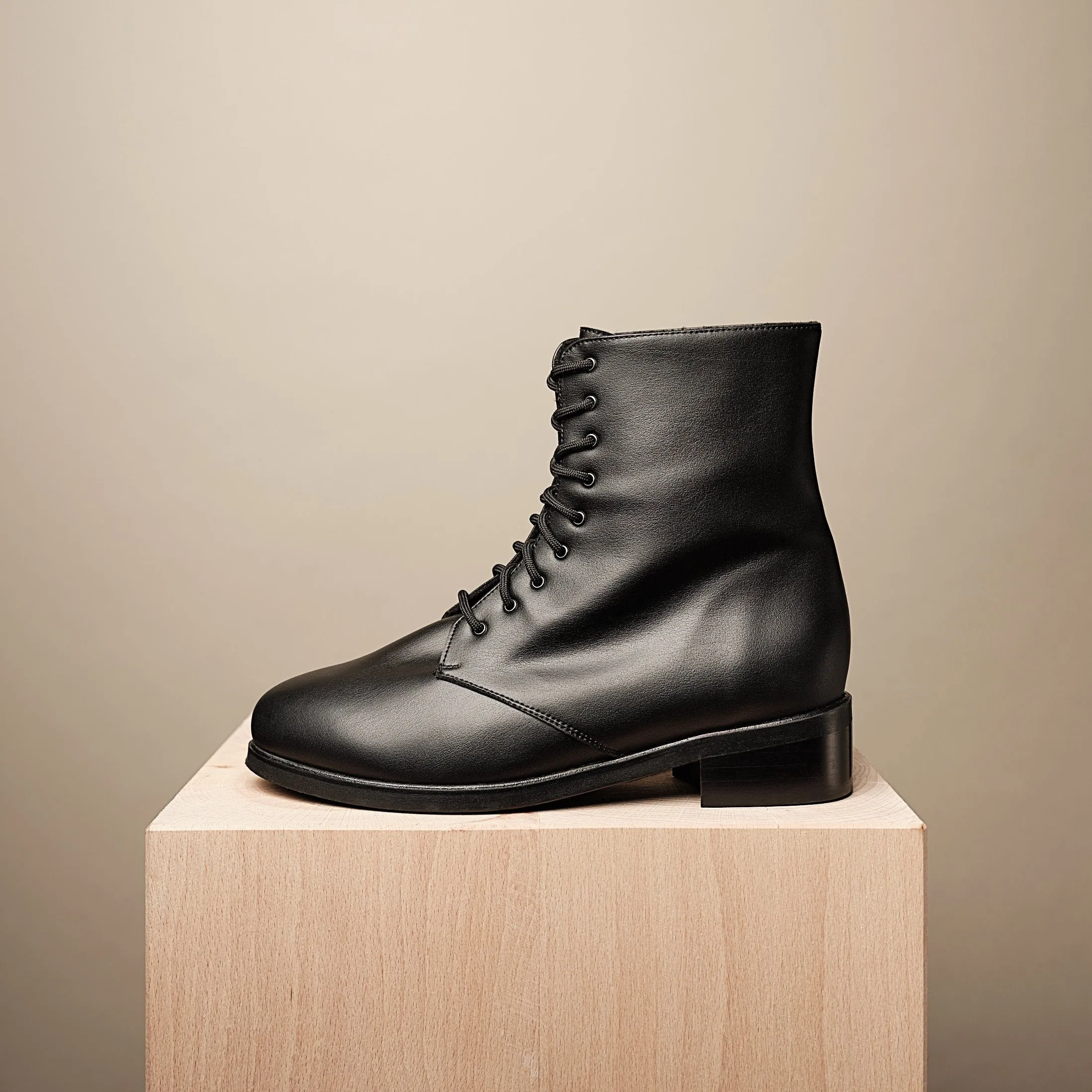LAST CHANCE! CHARLIE LACE UP COMBAT BOOT