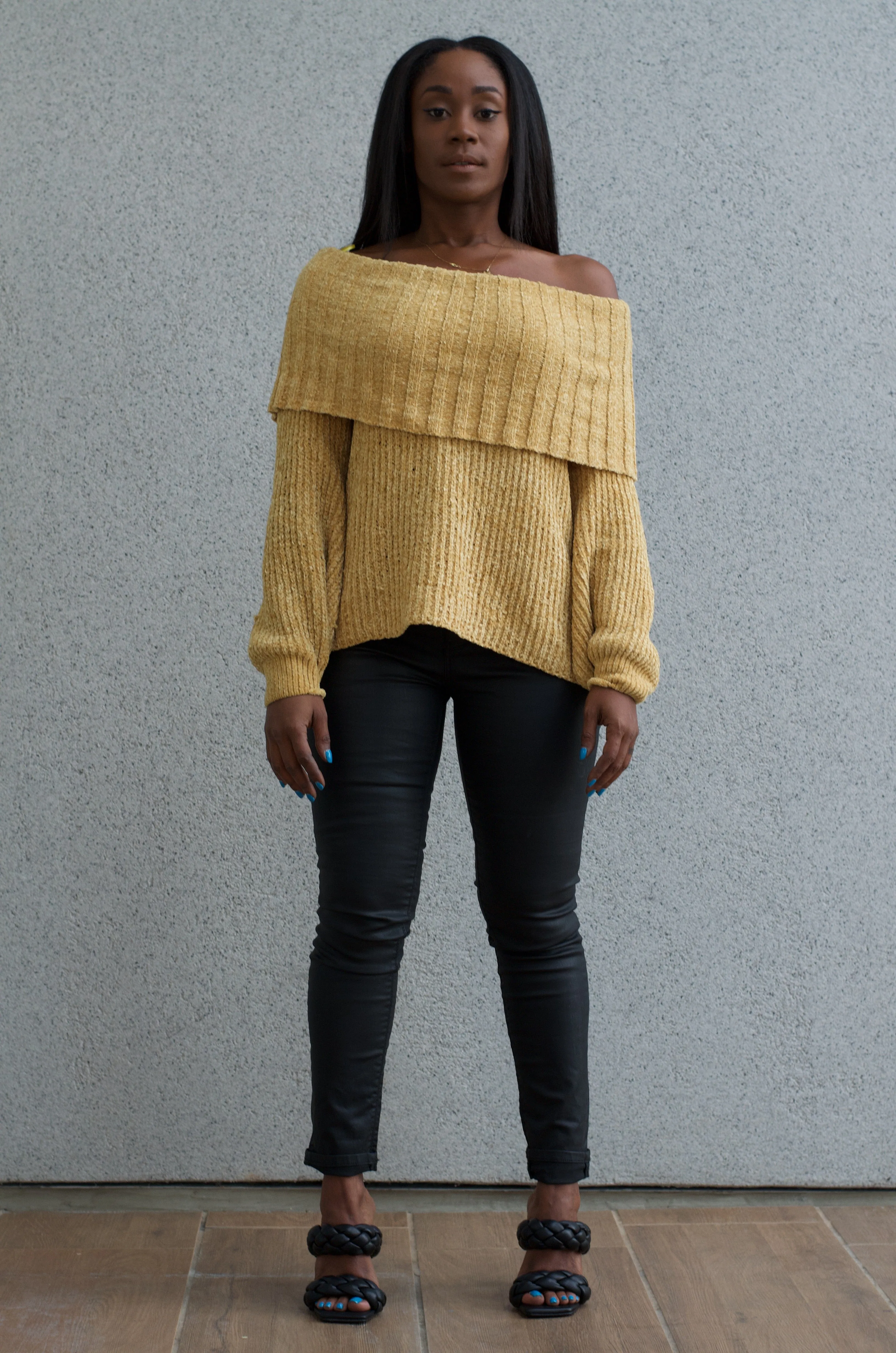 OFF SHOULDER SWEATER