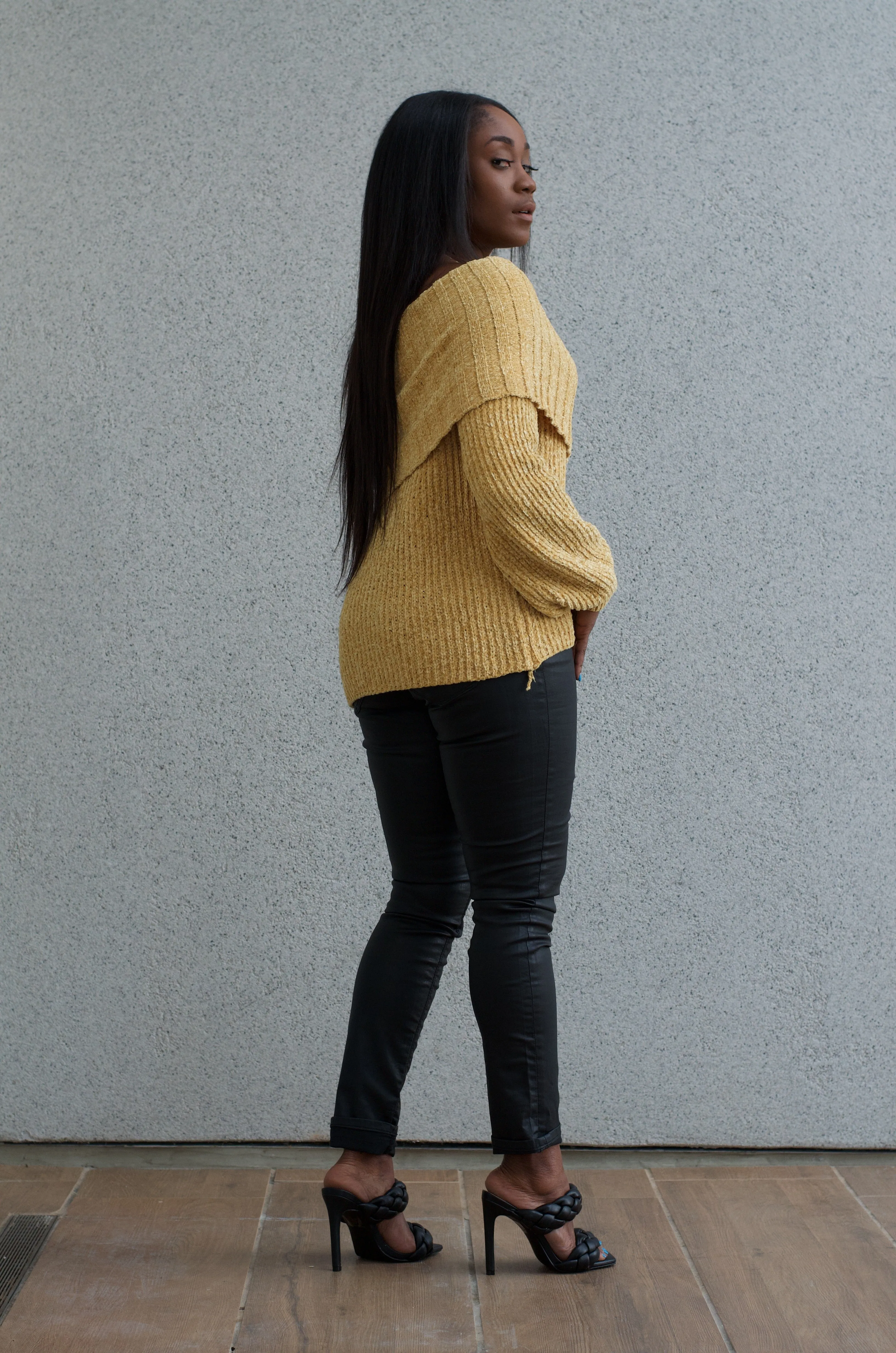 OFF SHOULDER SWEATER