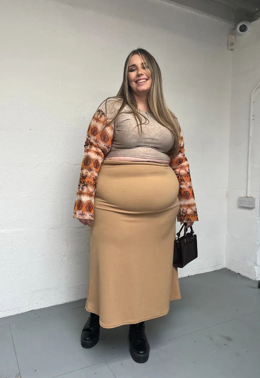 ORANGE GRUNGE FLARE CROPPED TOP