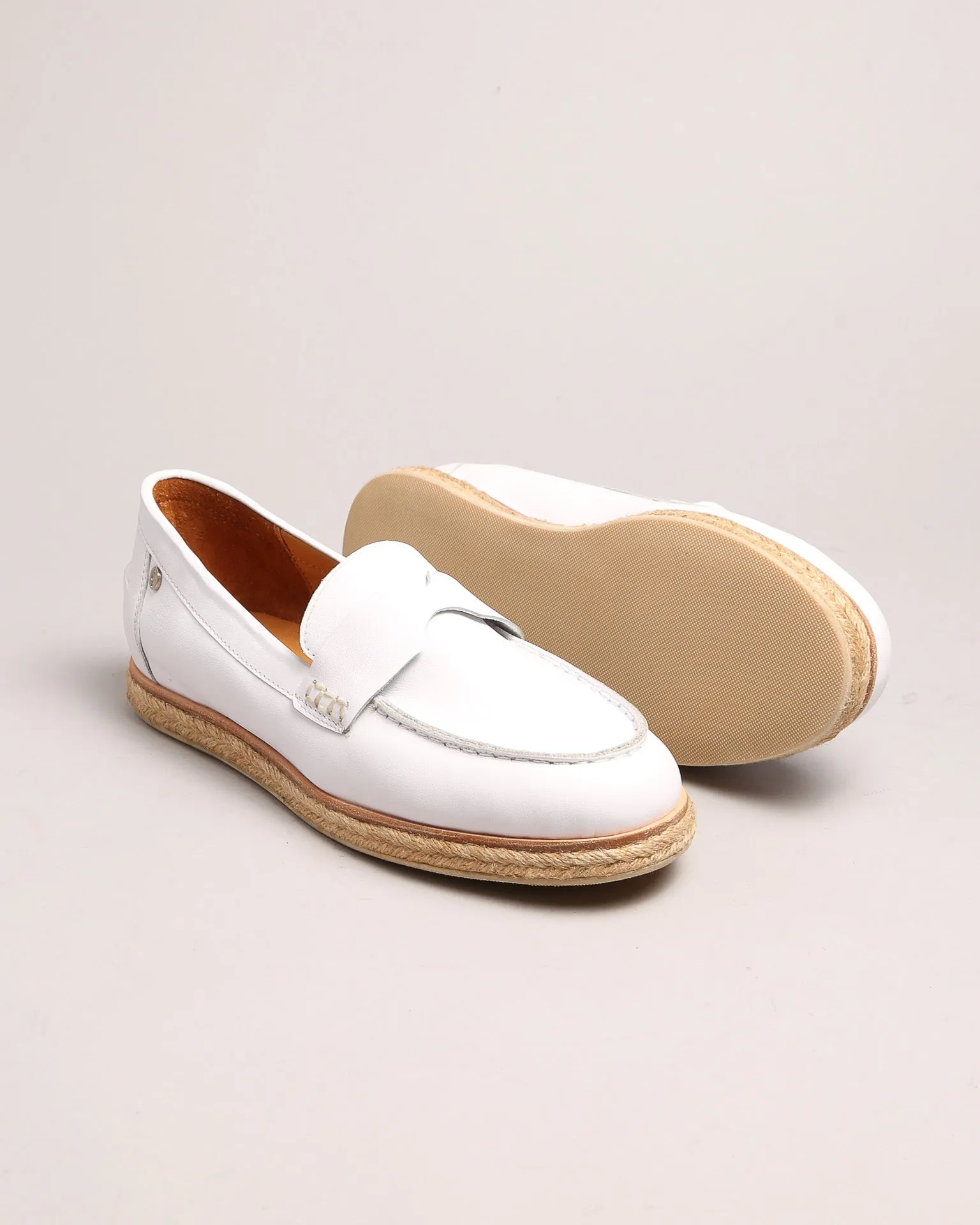 Pancha 715 White