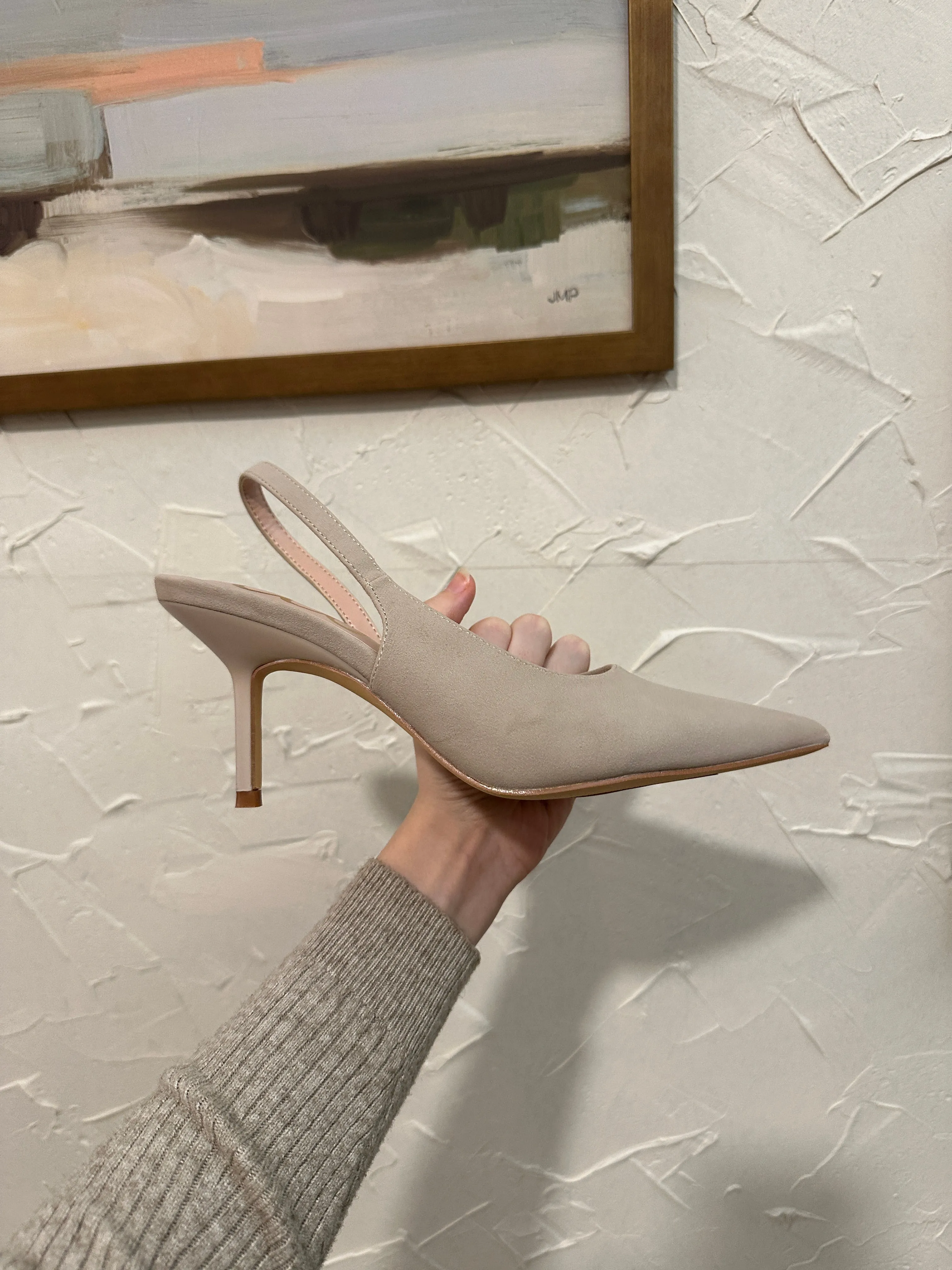 POINTED TOE SLINGBACK HEEL