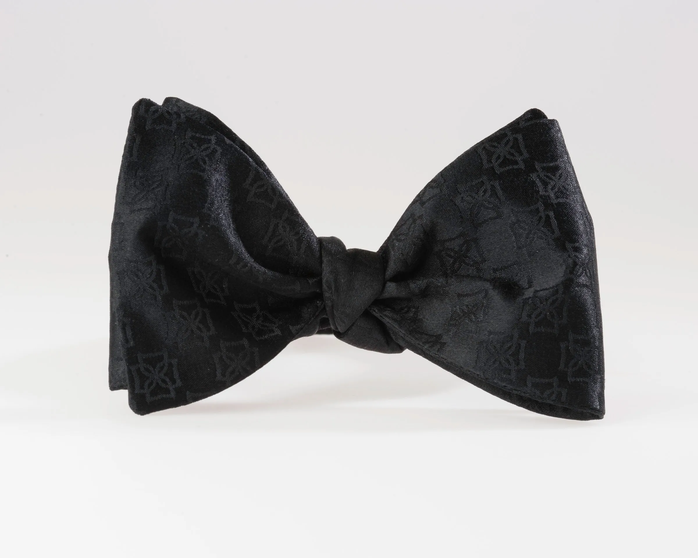SIGNATURE SERIES BOWTIE