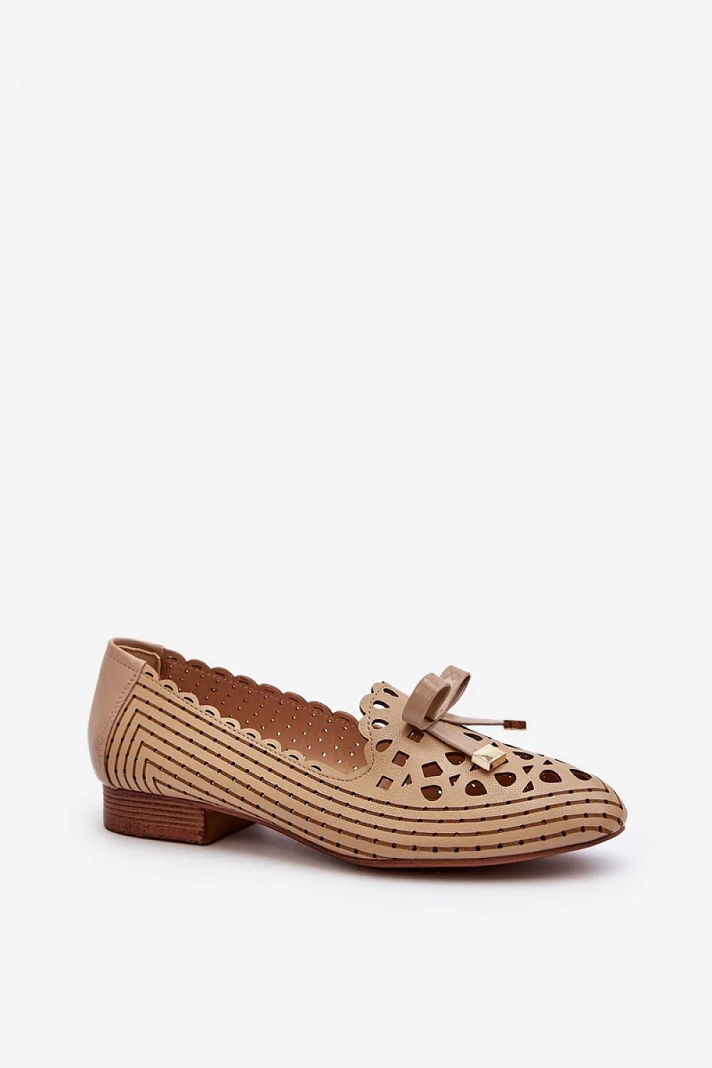 Stylish Almond Toe Ballet flats with Bow Accent