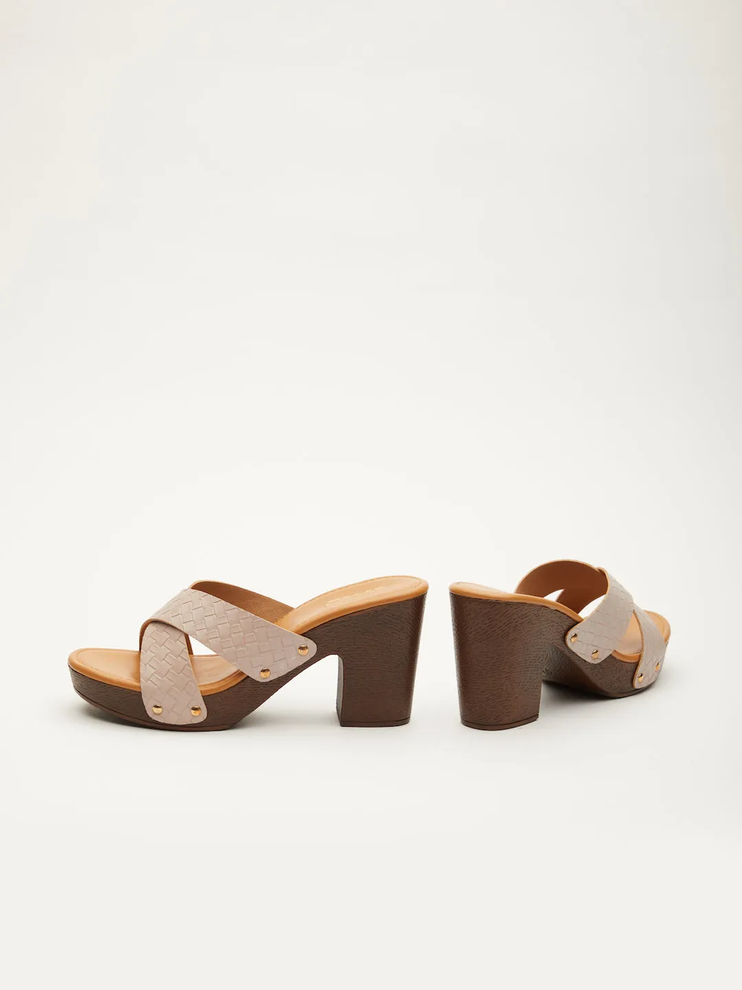 TEXTURE CROSS HEELS