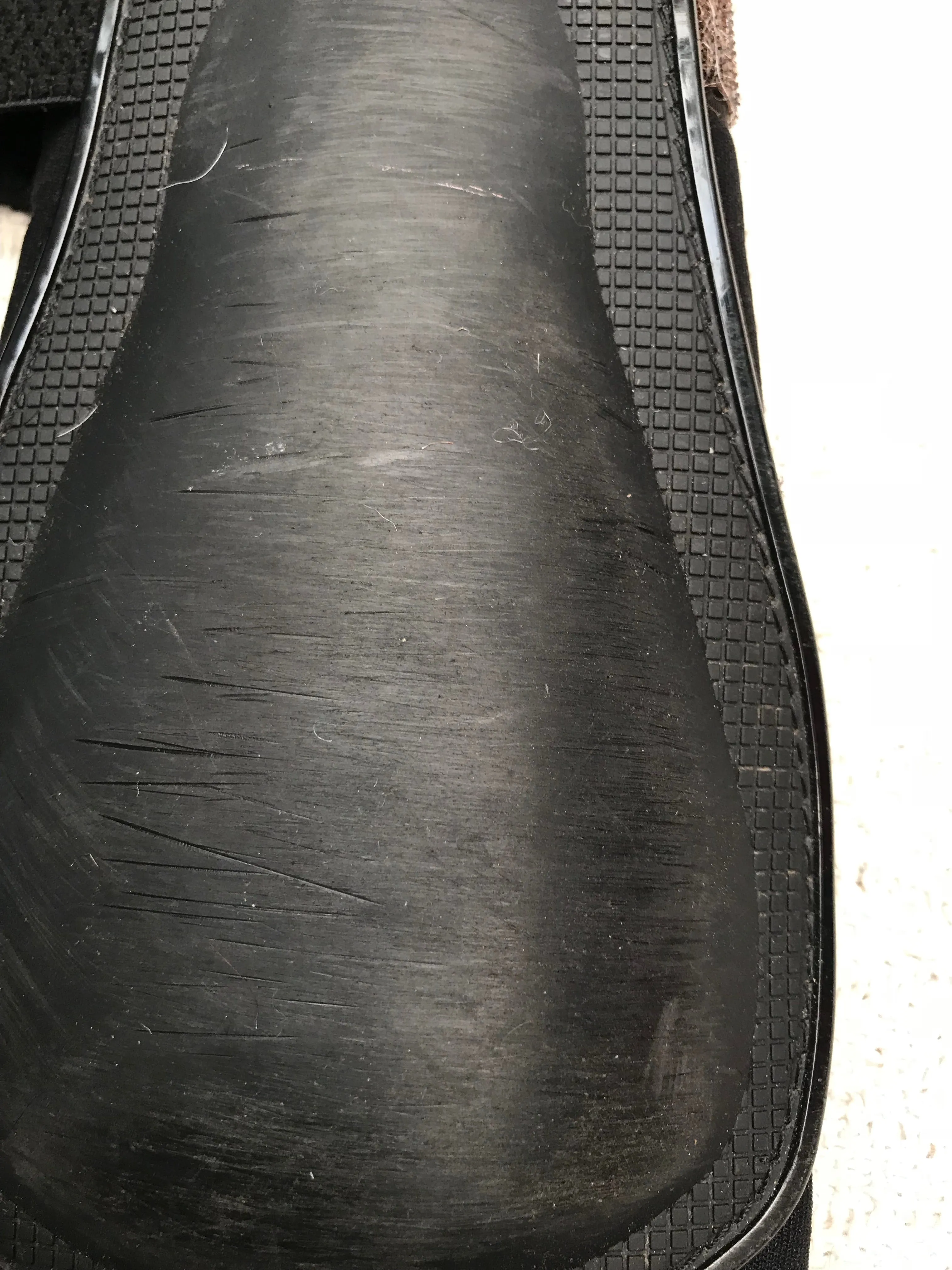 Tri-zone black medium brushing boots FREE POSTAGE