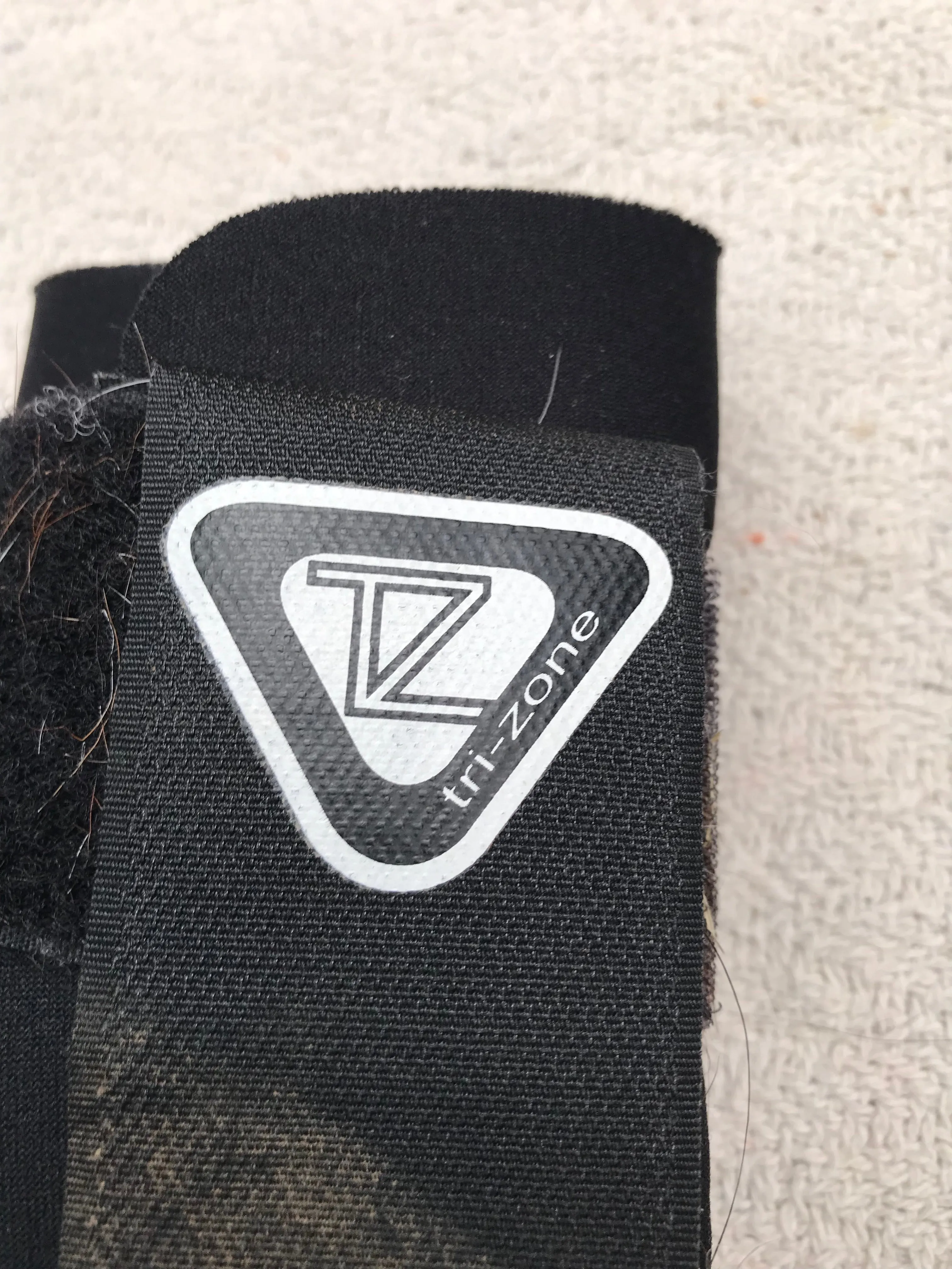 Tri-zone black medium brushing boots FREE POSTAGE