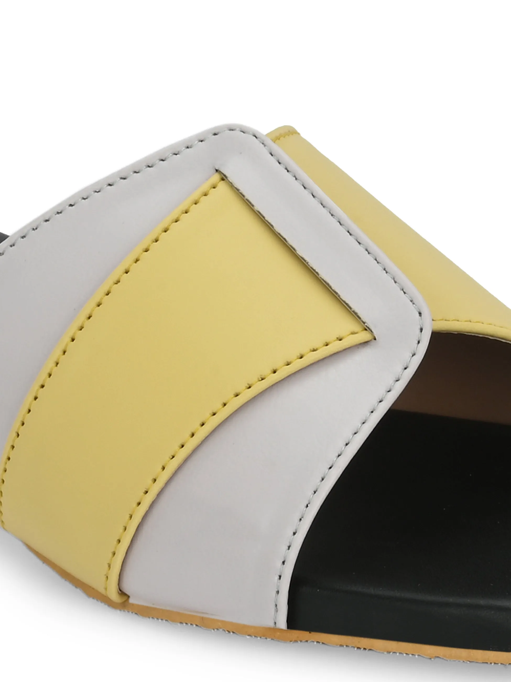 Women flats