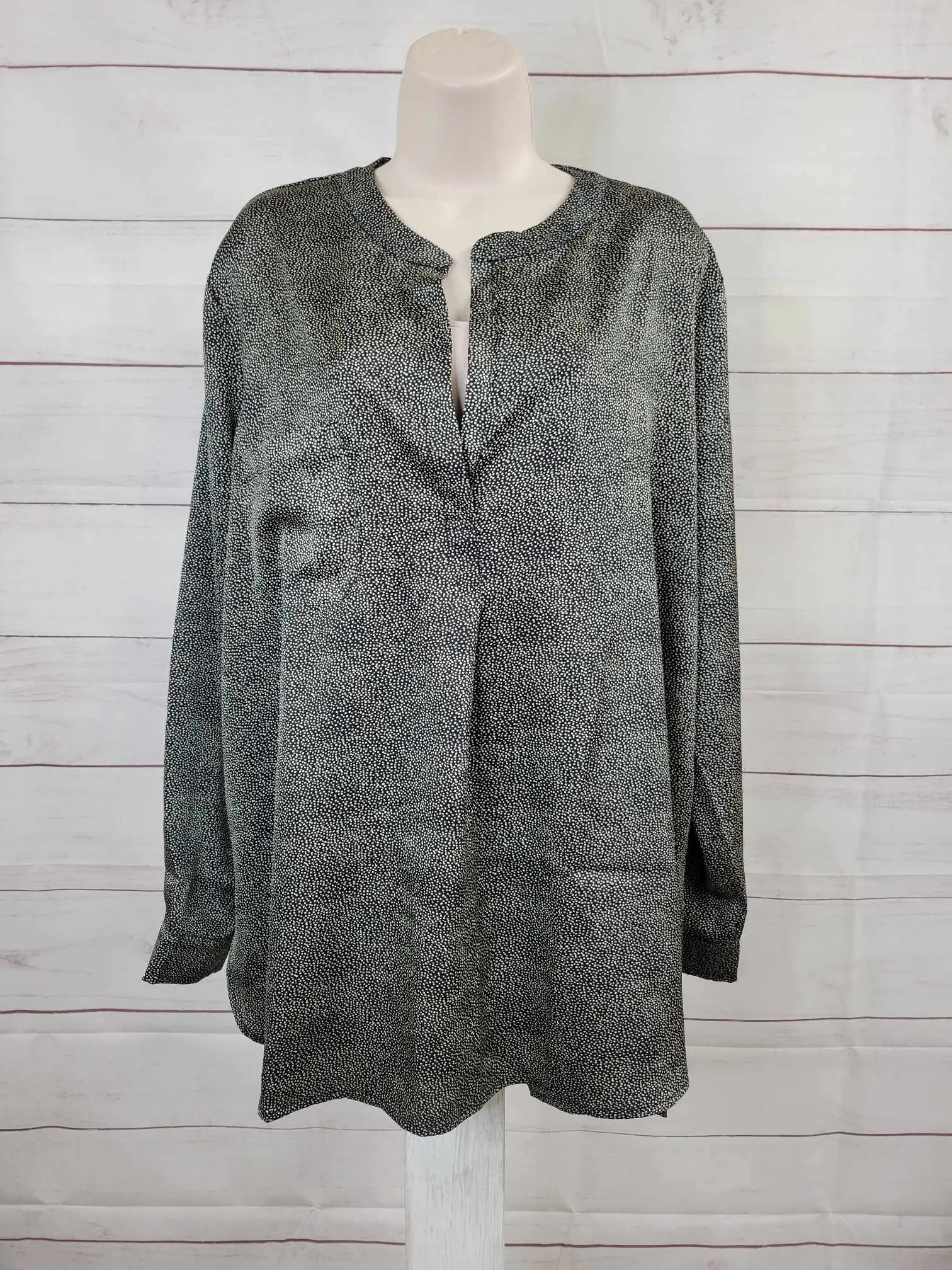 XLARGE BLACK DOT A383205 Bishop   Young Printed Satin Pullover Tunic Top